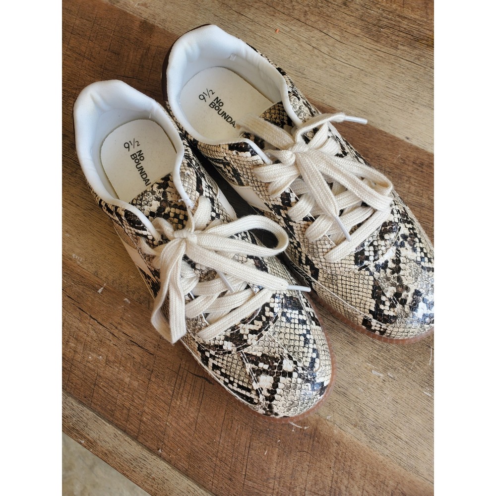 No Boundaries Sneakers Snakeskin Print Cream Brown Lace Up Casual Shoes Size 9.5